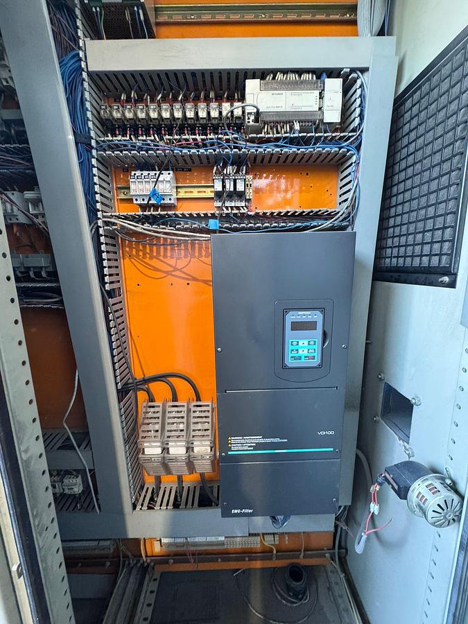 1995 MC70-32D