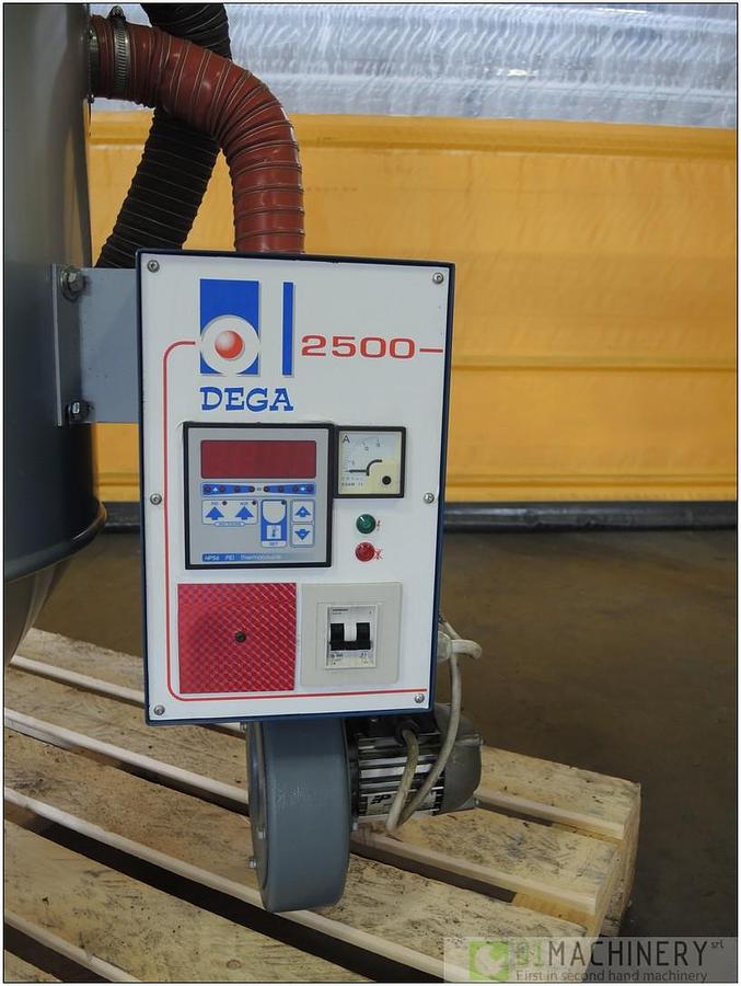 2003 DEGA 2500