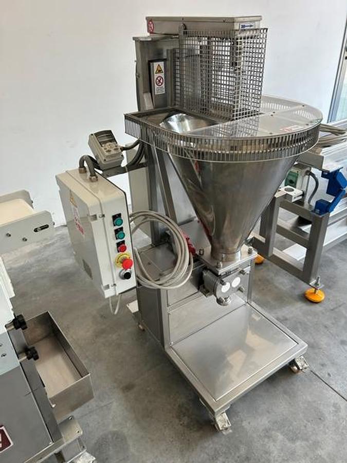 Usato linea pasta fresca ripiena pastorizzata