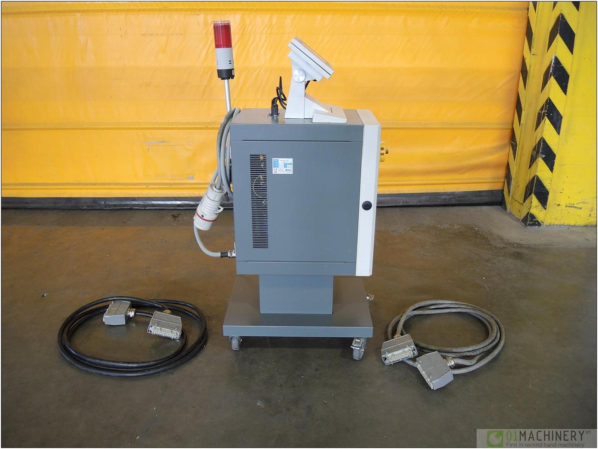 2016 MOLD MASTER M2XS-12