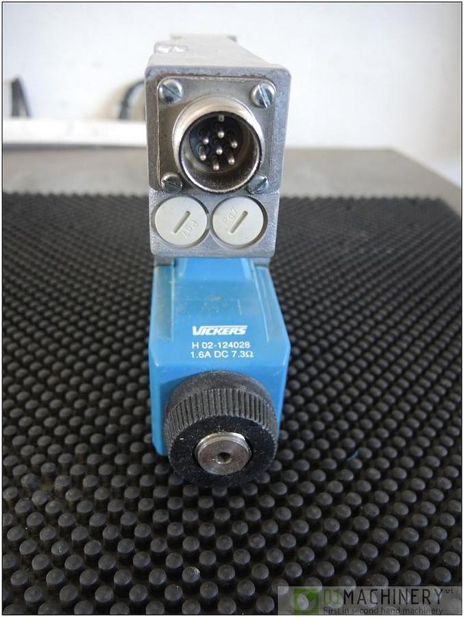 VICKERS KAGC3250DZM2PD7H110