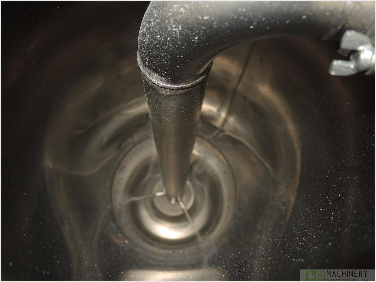 2004 MORETTO EH1A 13