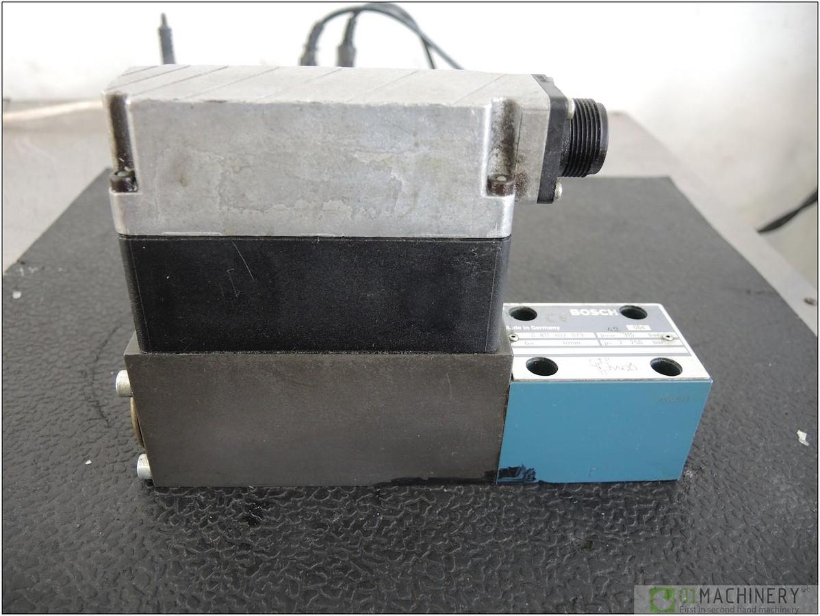  BOSCH 0 811 402 073