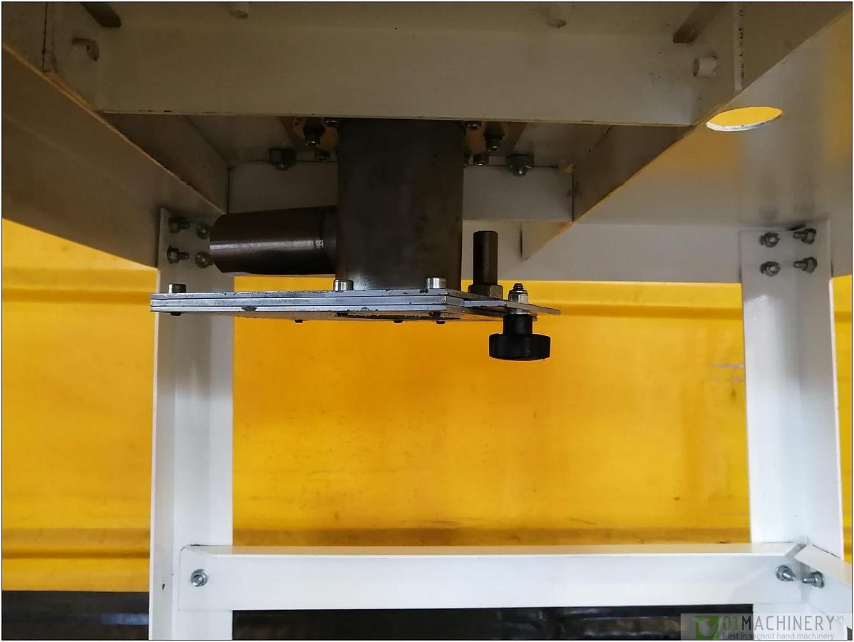 SB PLASTICS MACHINERY