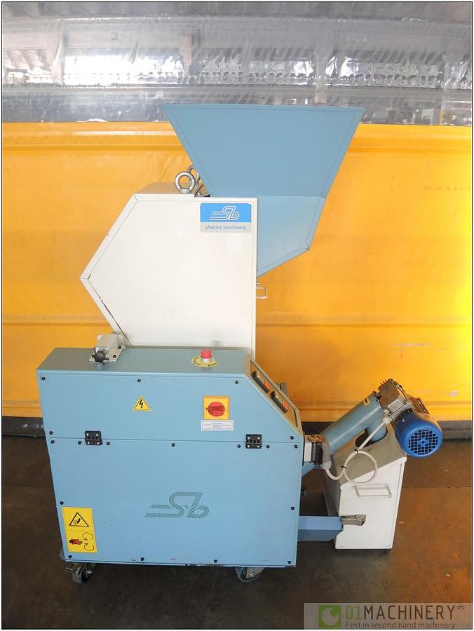2001 SB PLASTICS MACHINERY GR3302/C