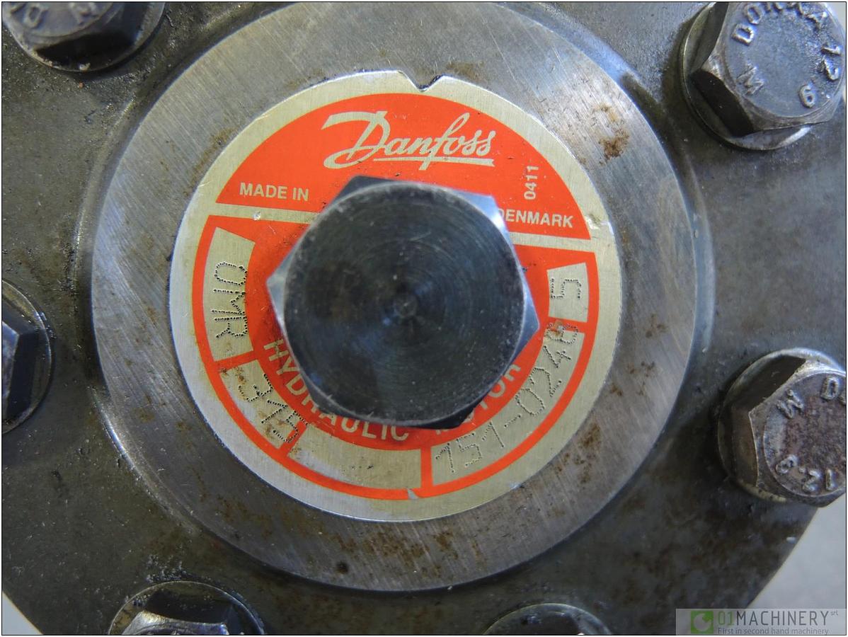 2002 DANFOSS OMR 315