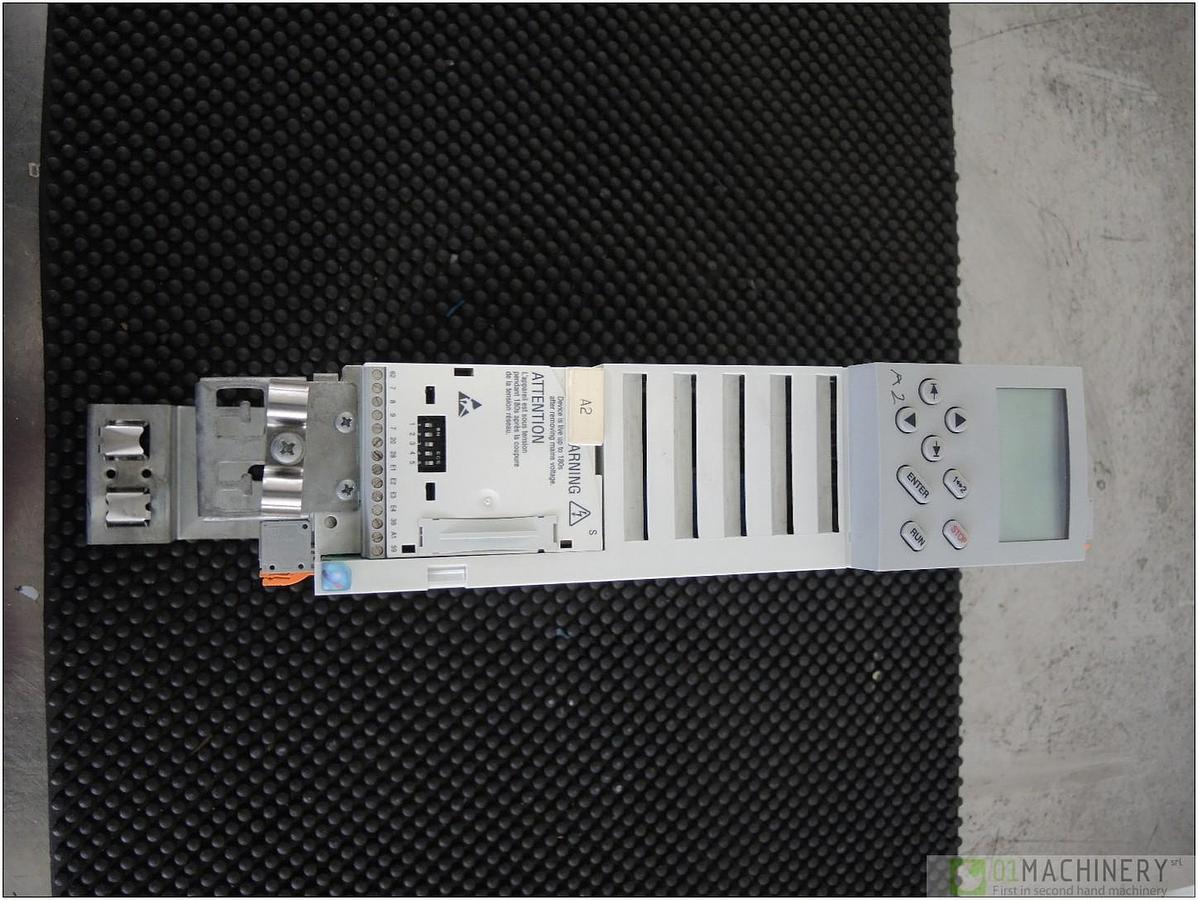  LENZE E82EV152_4C