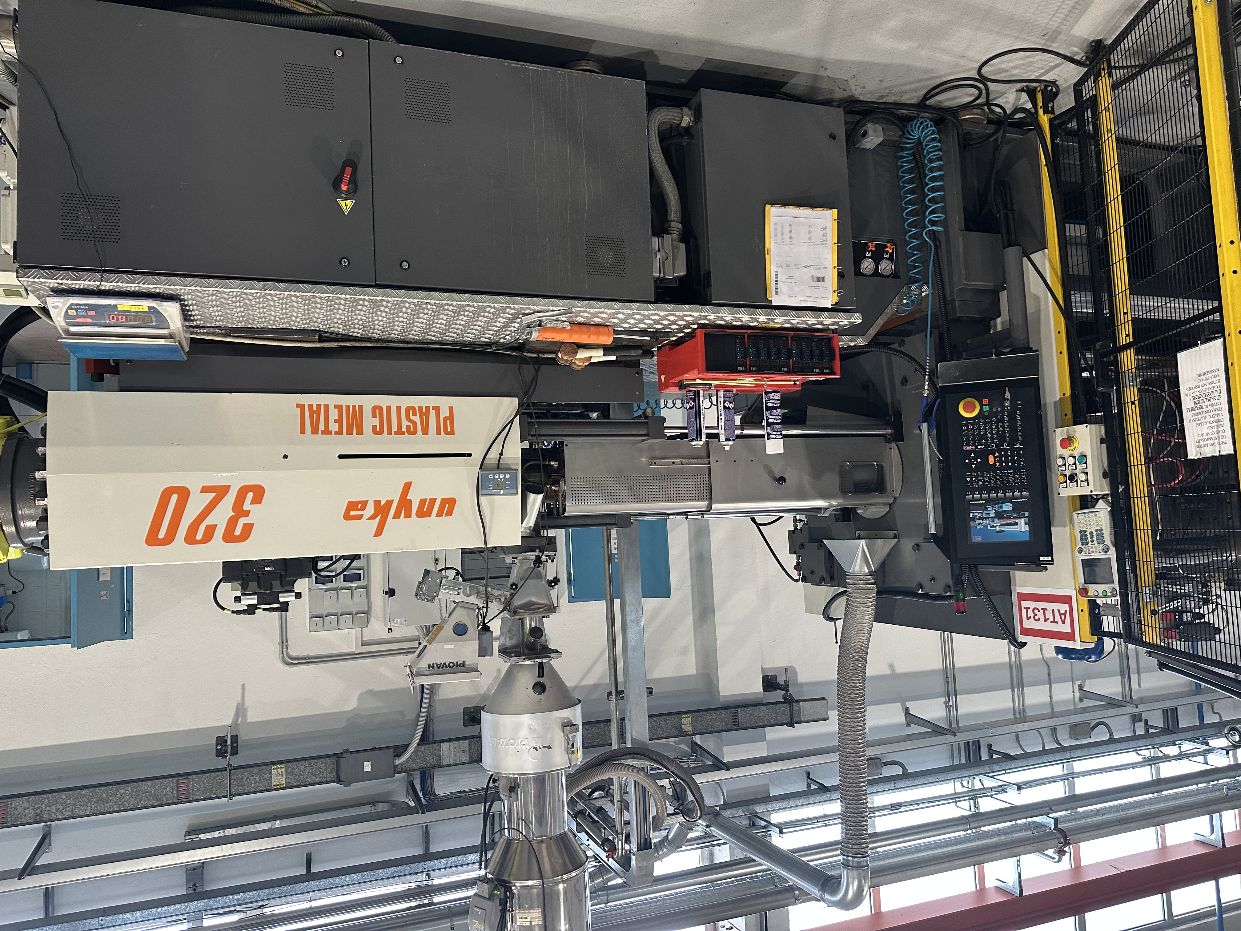 2010 PLASTIC METAL UNIKA 320