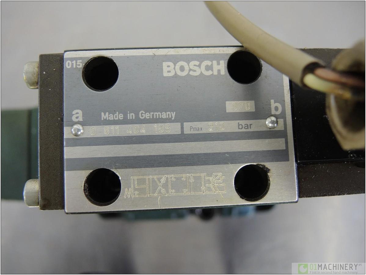2010 BOSCH 0811404 105 + 402