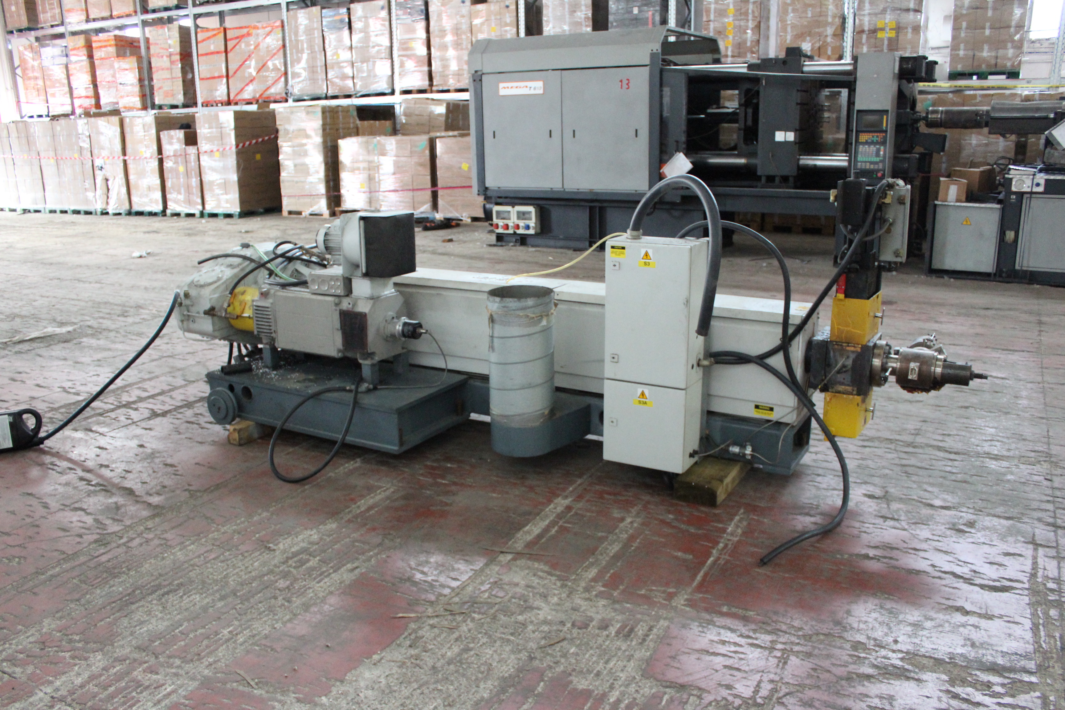 Used 2000 BATTENFELD ES0028