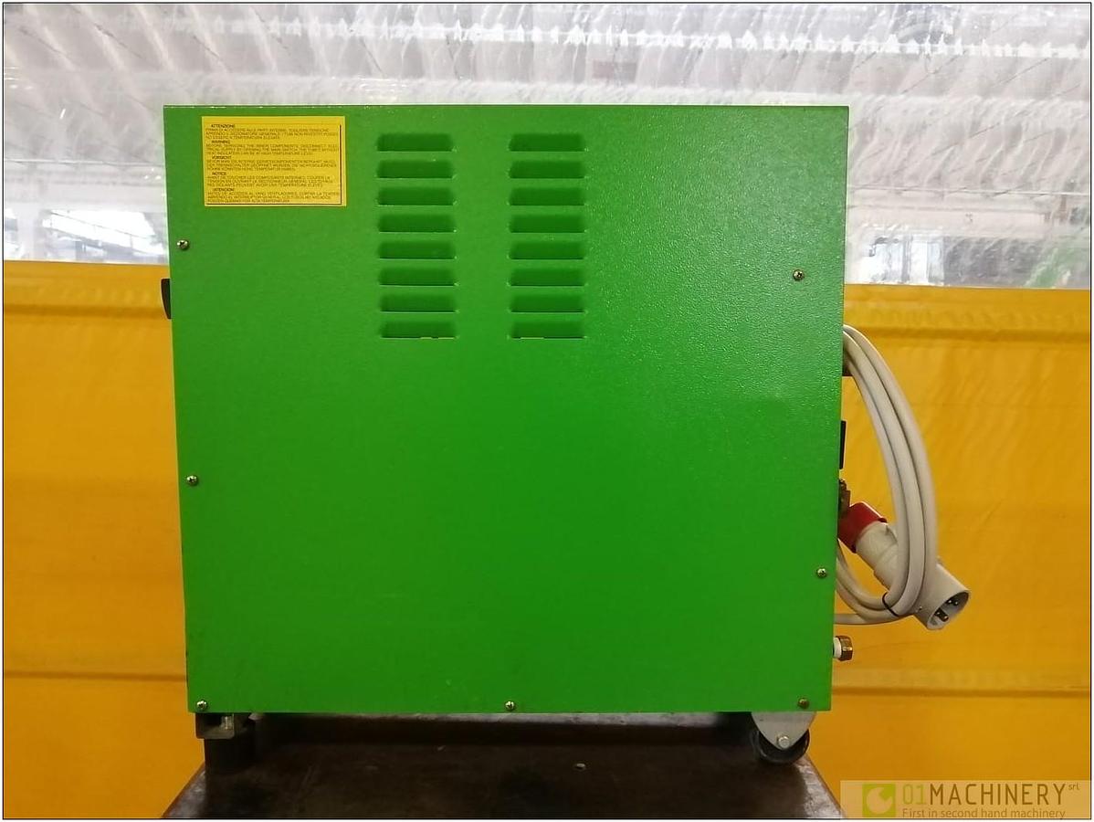 2012 GREEN BOX MICROBOX NEW
