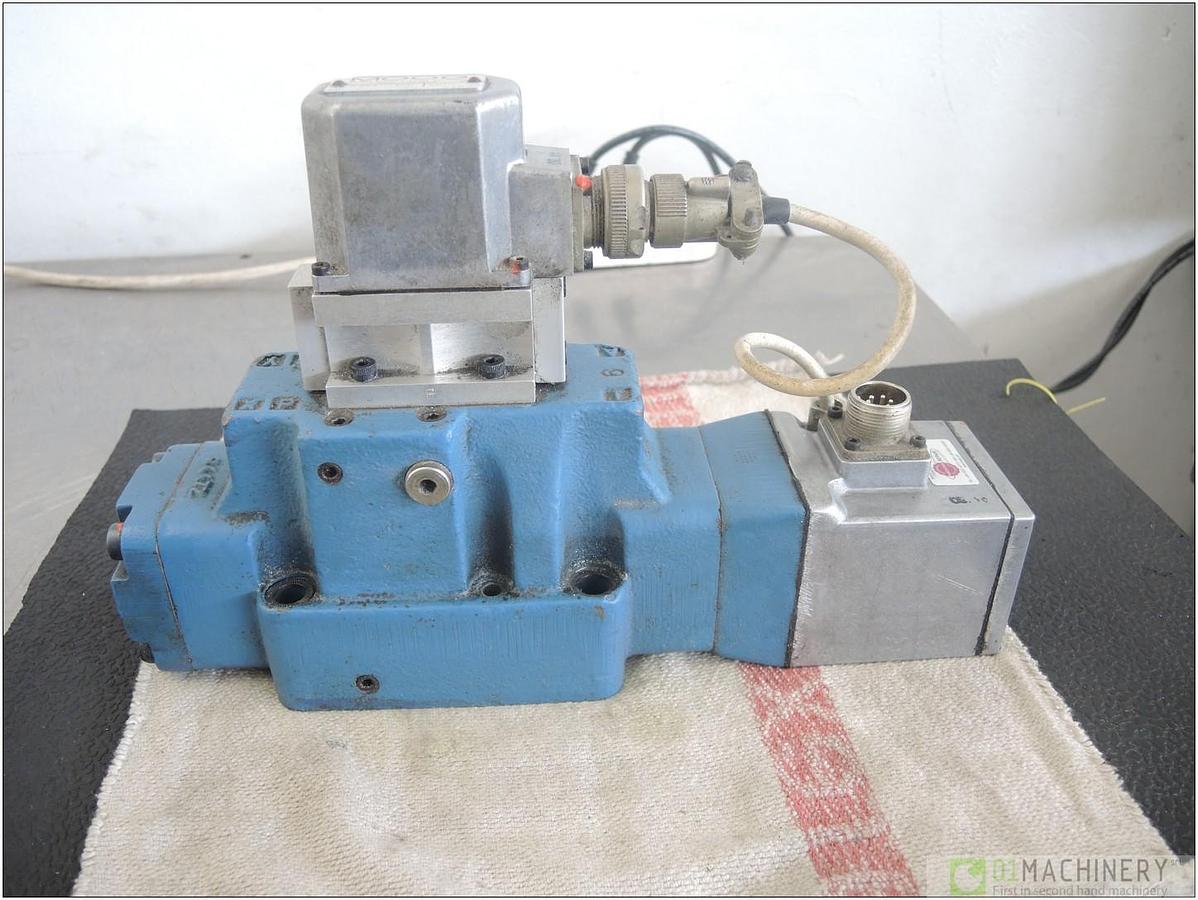 2010 MOOG D662-808C