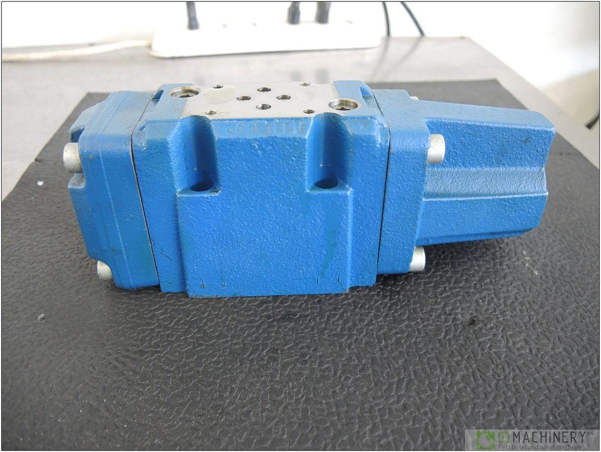 2011 REXROTH MNR: 900750795