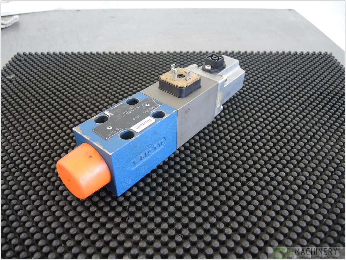 REXROTH R900703811