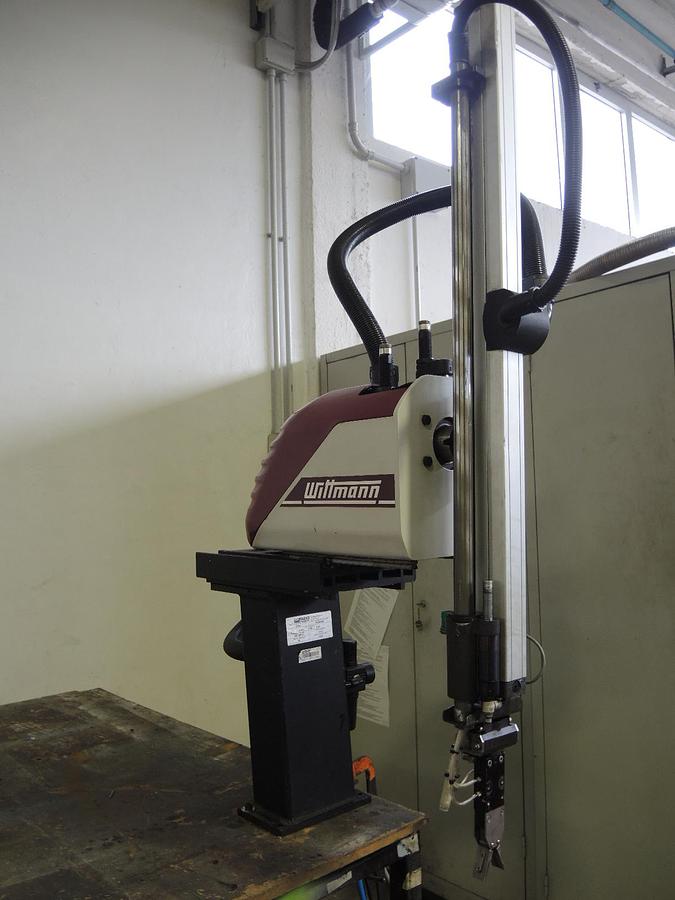 2012 WITTMANN W702