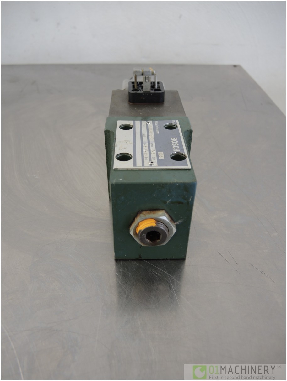 2010 BOSCH 0 811 402 003
