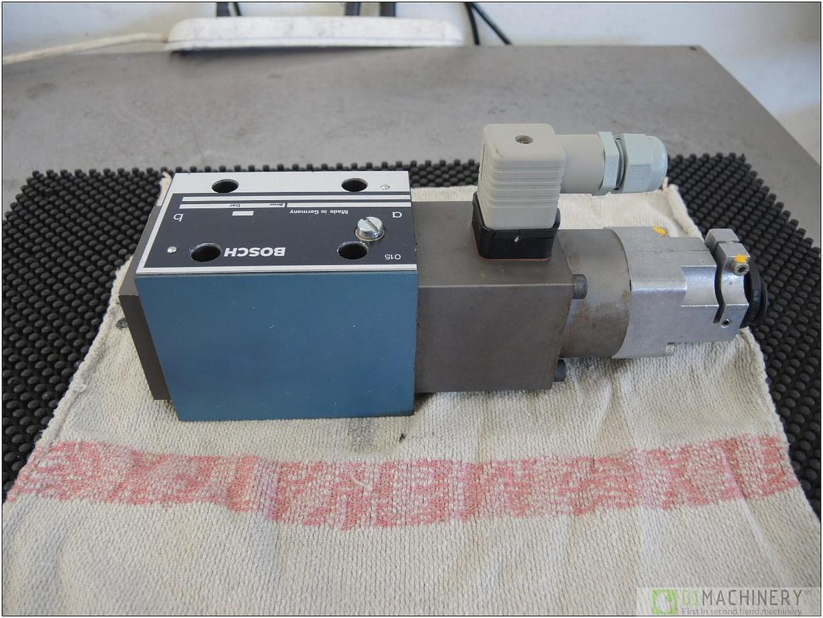 BOSCH 0 811 403 001