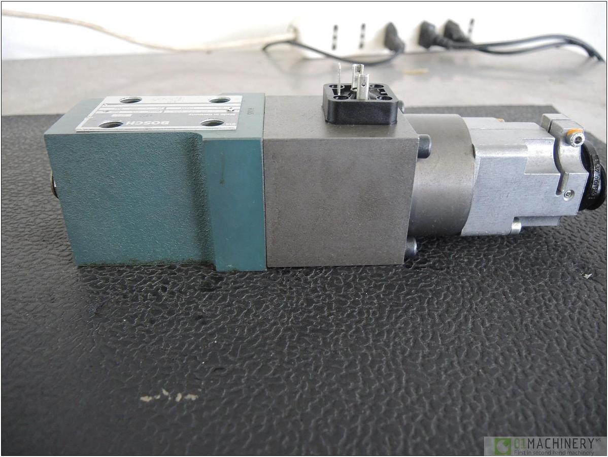 2000 BOSCH 0811402003