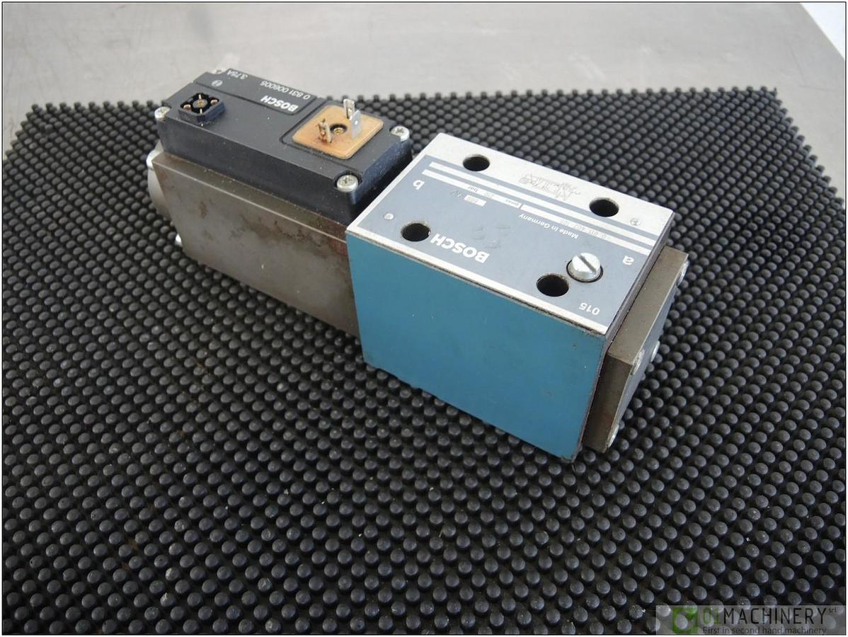 BOSCH 0 811 402 105