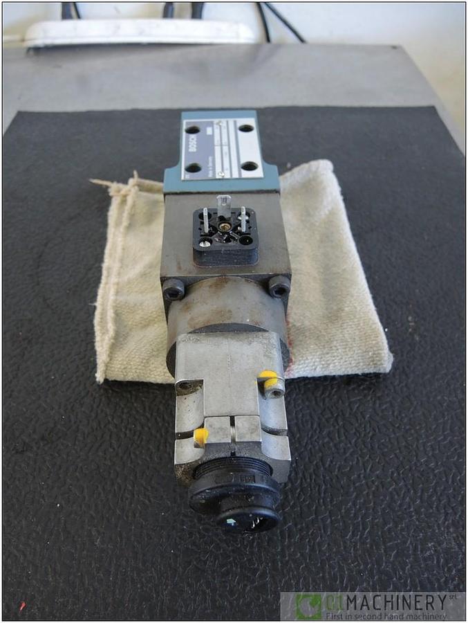 Used BOSCH 0 811 402 003 AI3057