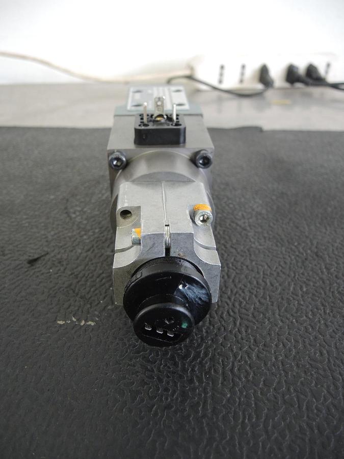 2000 BOSCH 0811402003