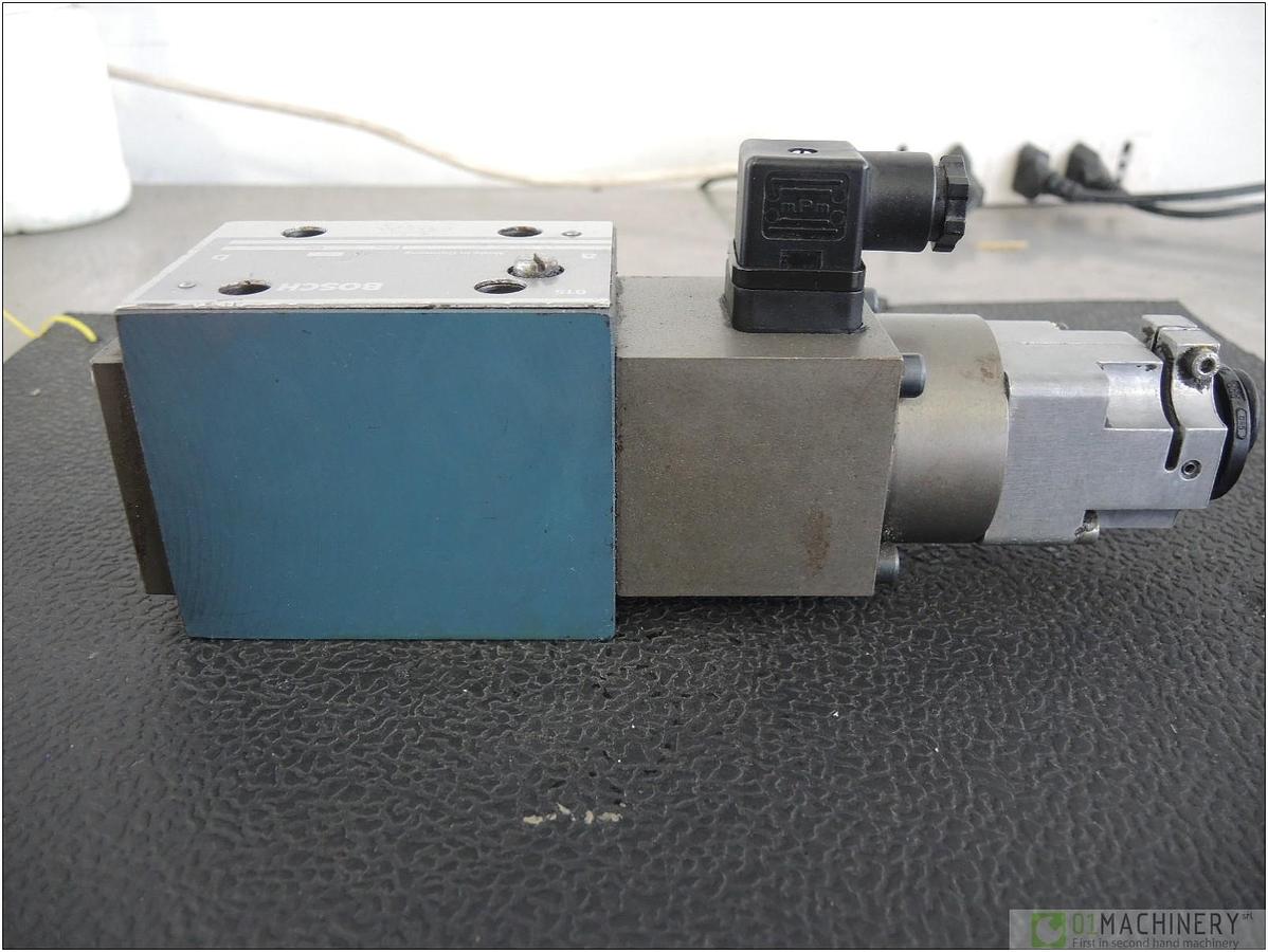 2000 BOSCH 0811403001