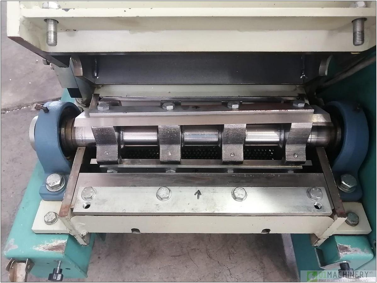 TRIA 40-20/BL-T