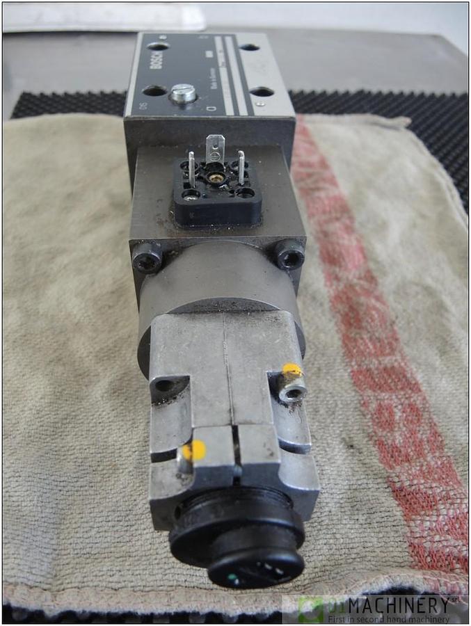 BOSCH 0 811 403 001