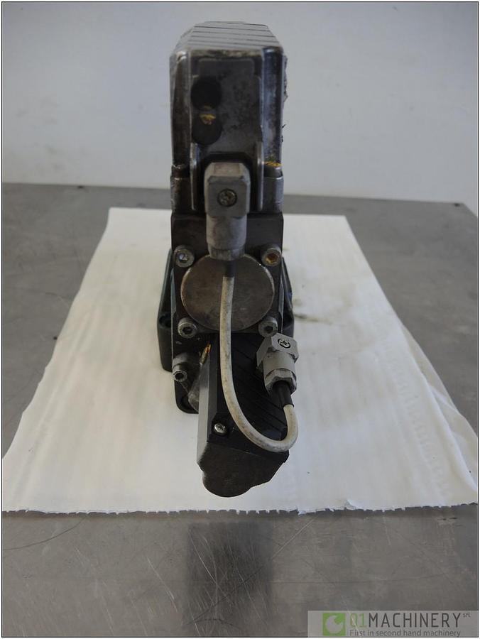 2001 BOSCH 0811404607