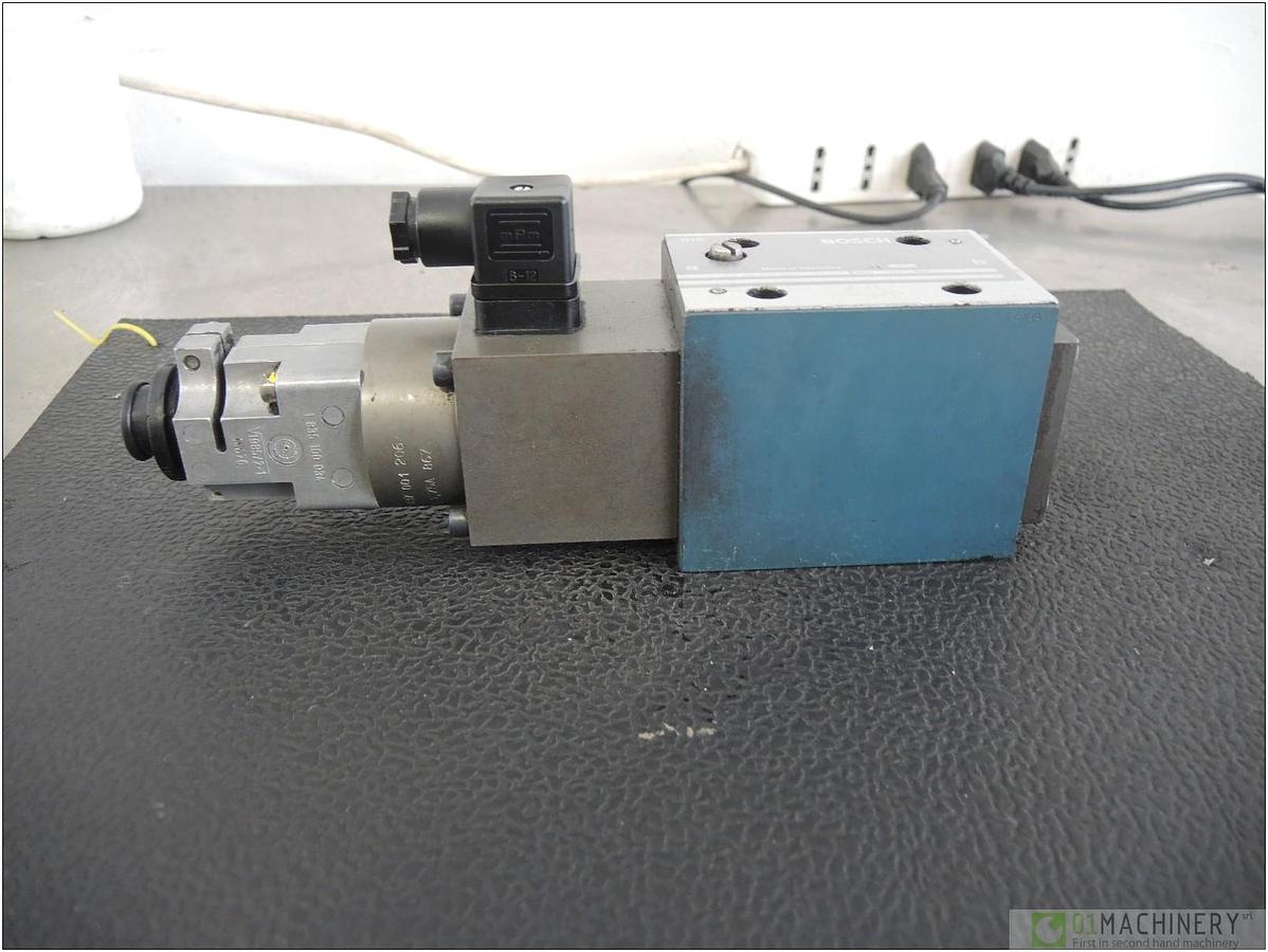 2000 BOSCH 0811403001