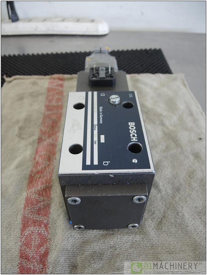 BOSCH 0 811 403 001