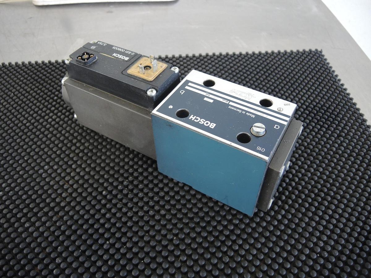 BOSCH 0 811 402 105