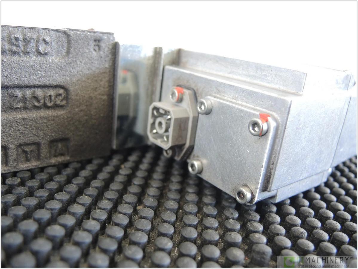  MOOG D920-133