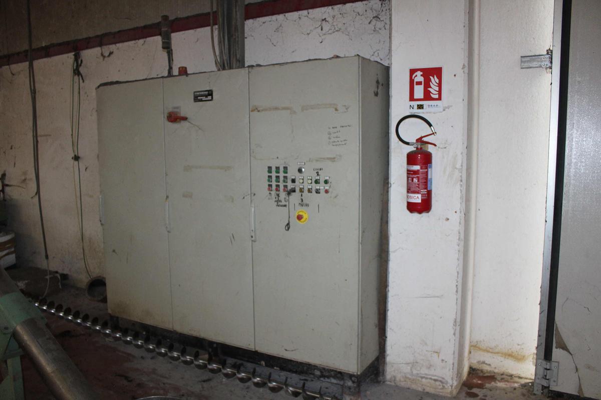 2001 PREVIERO MU916PRT