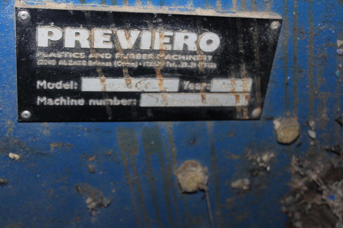 2001 PREVIERO MU916PRT