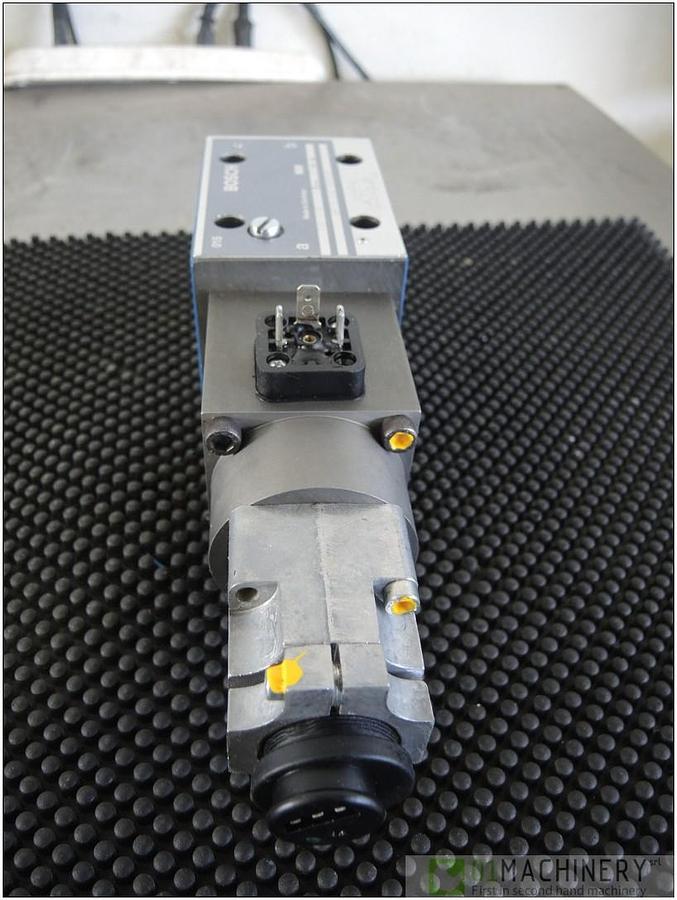 BOSCH 0 811 403 001
