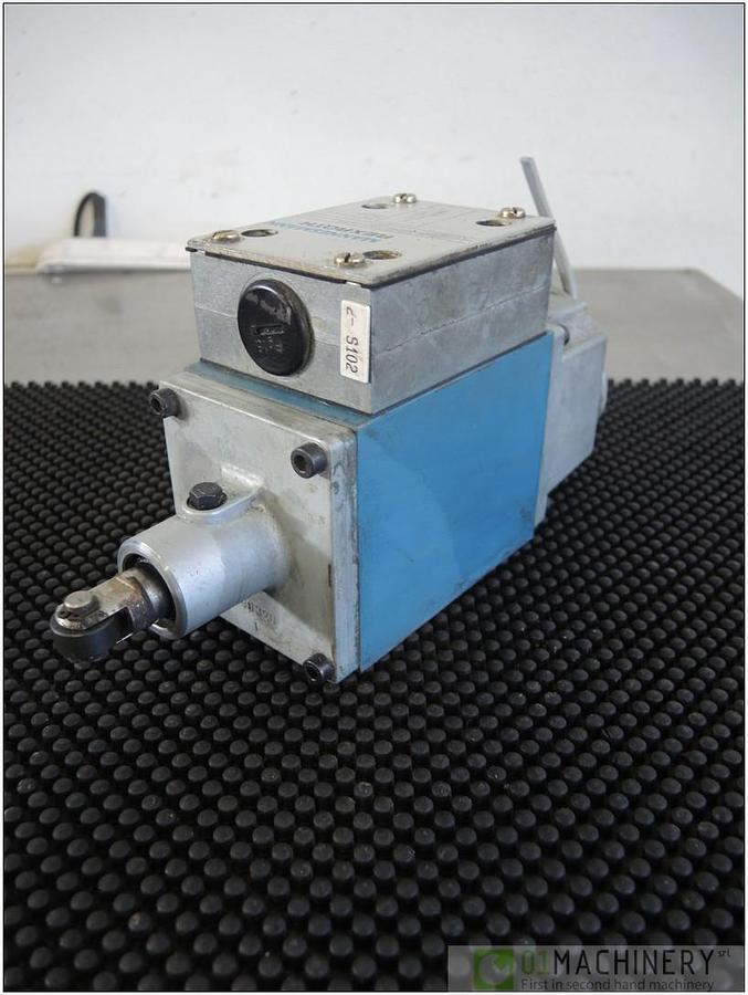 REXROTH 5-4WMR 10 X70-32