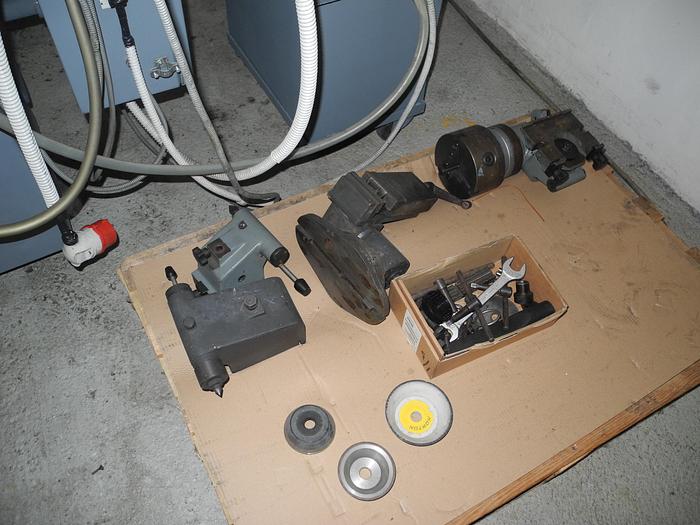 Usato Rettificatrice-affilatrice universale TACCHELLA 40LN