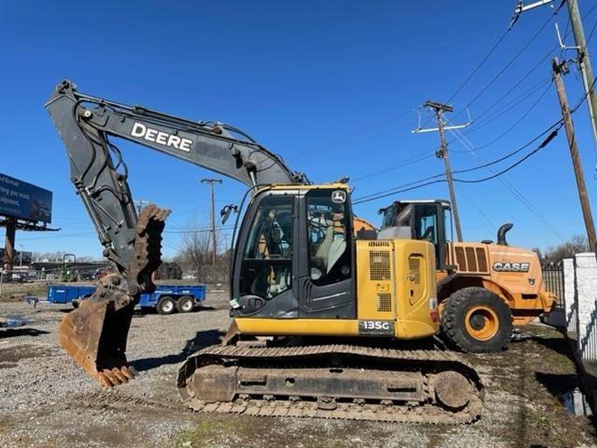 Used 2016 DEERE 135G