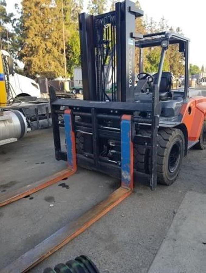 Used 2015 TOYOTA 8FD70U