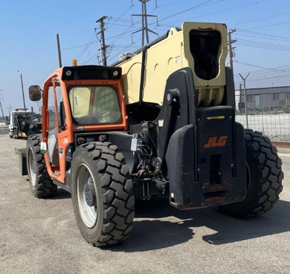 Used 2016 JLG 1055