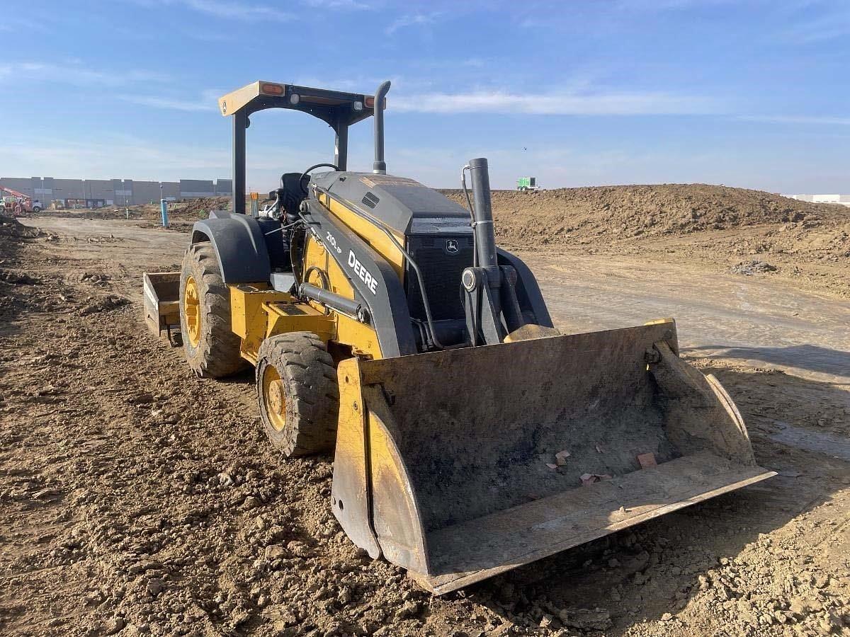 Used 2019 DEERE 210LEP