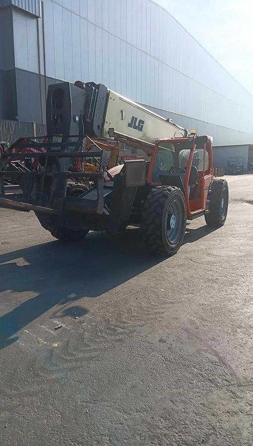 Used 2017 JLG 1055