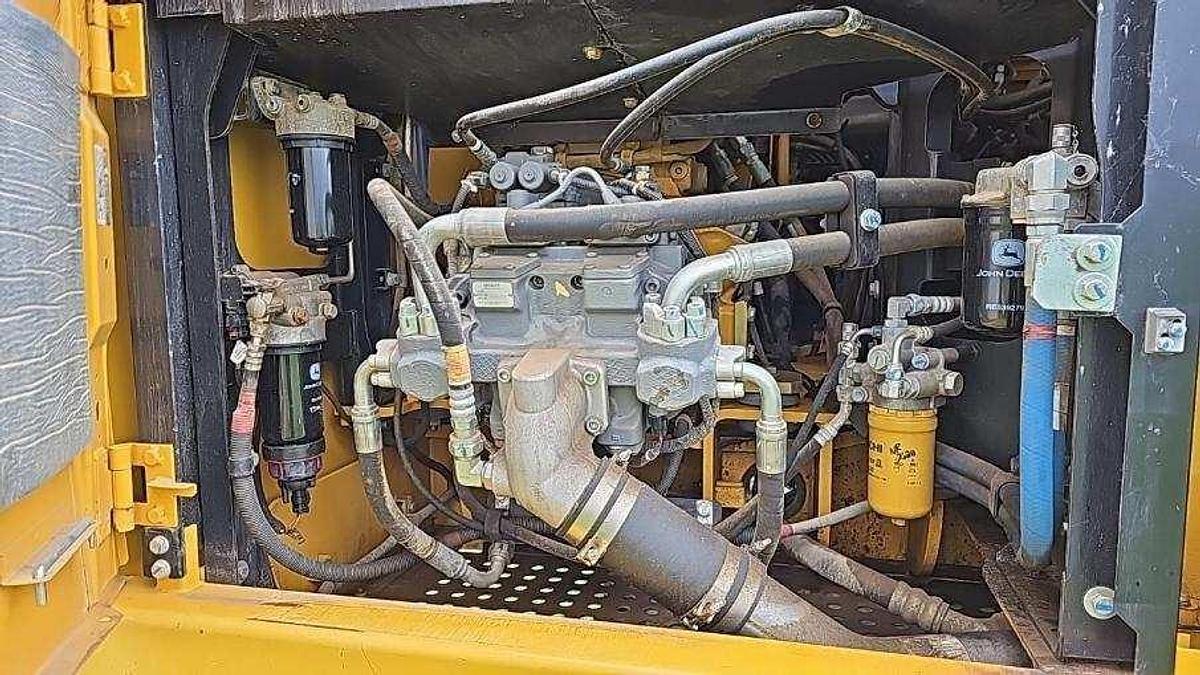 Used 2018 DEERE 210G LC