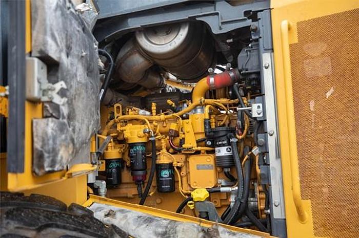 Used 2017 DEERE 544K