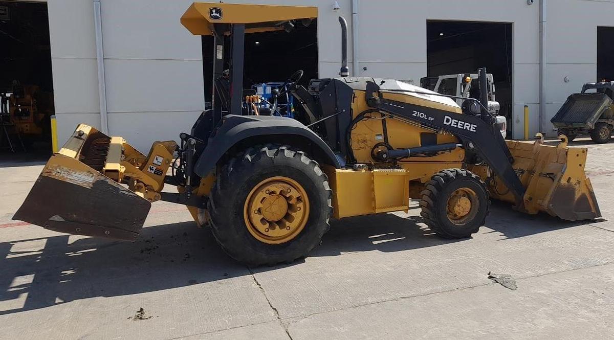 Used 2018 DEERE 210LEP
