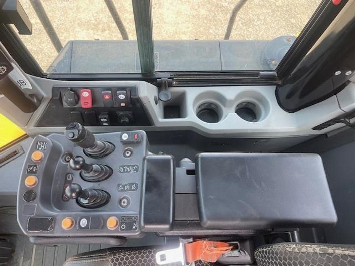 Used 2020 CATERPILLAR 972M