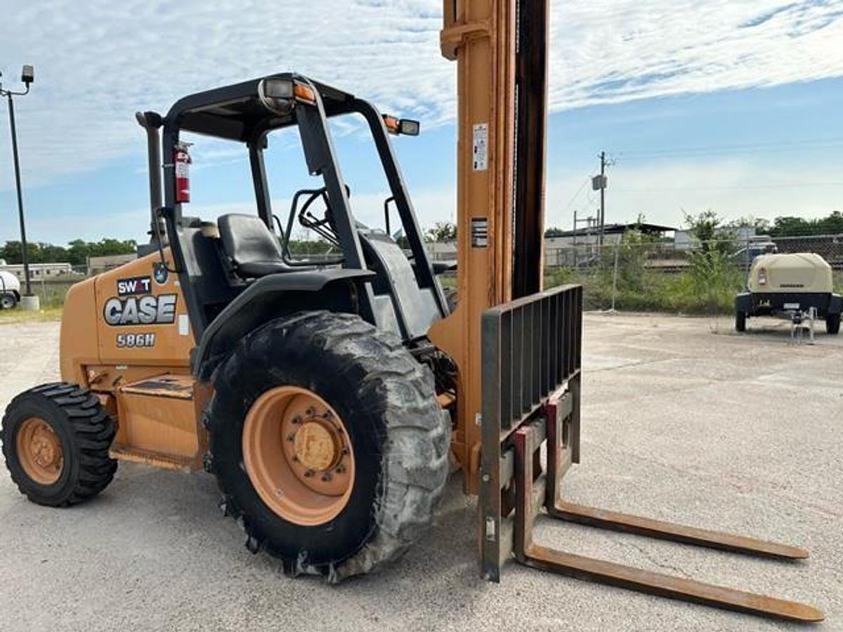 Used 2014 CASE 586H