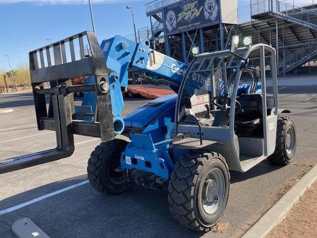 Used 2013 GENIE GTH5519