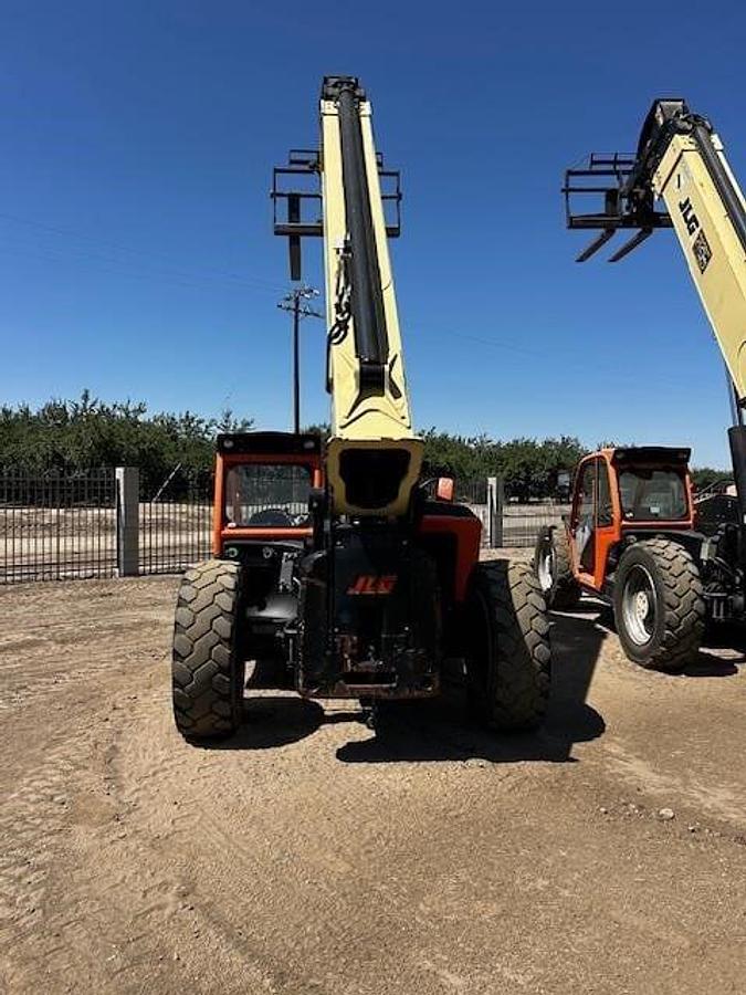 Used 2017 JLG 1055